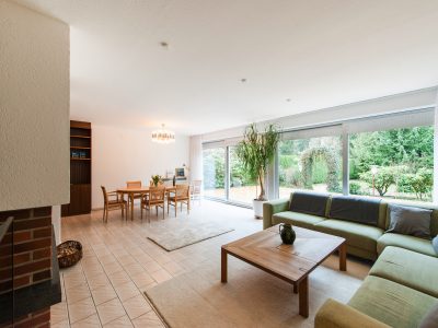 Blick in den Garten, der frei von Fremdeinsicht ist